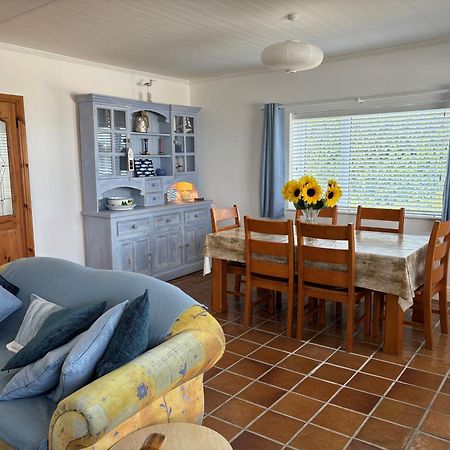 Beachcomber Cottages Балликоннили Номер фото